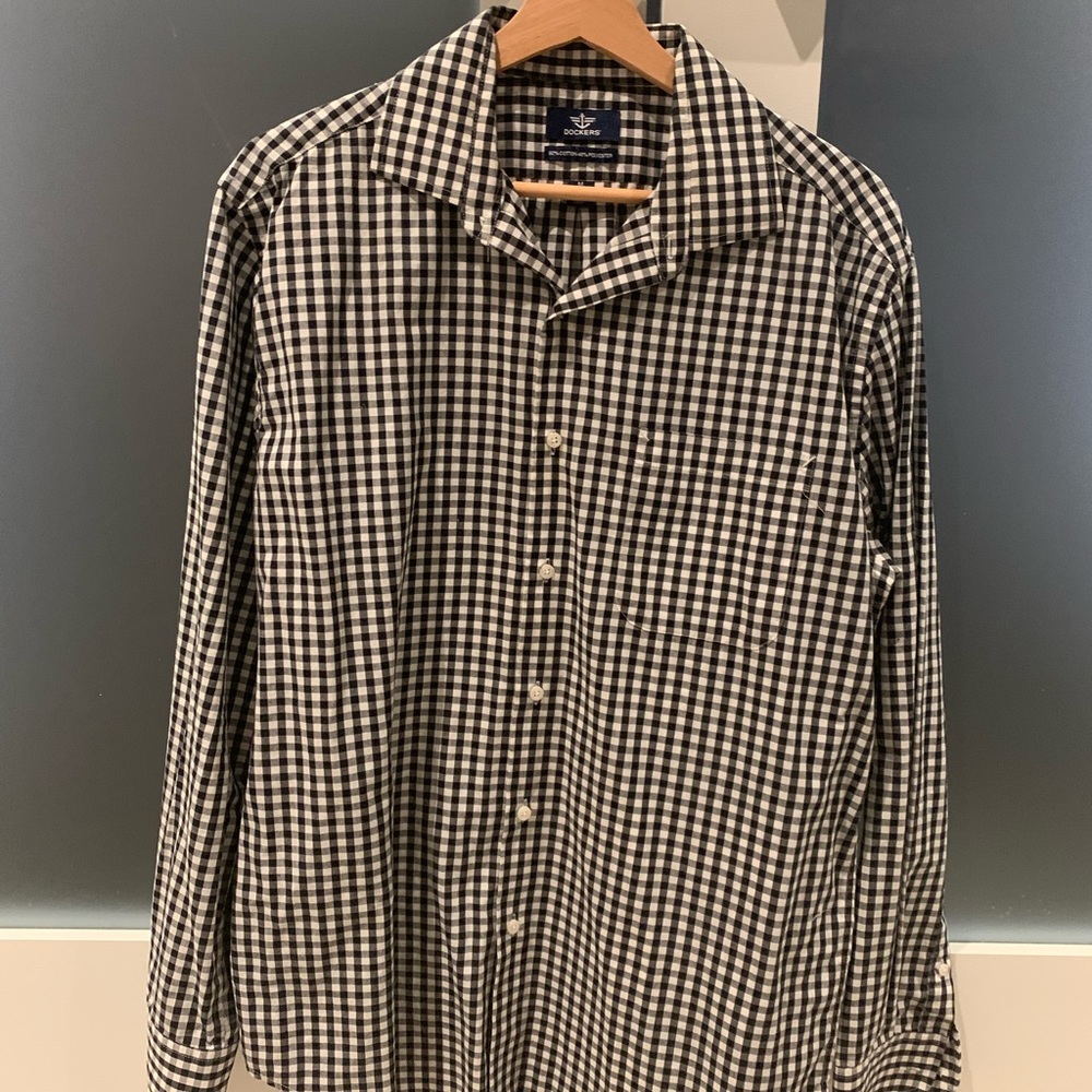 Dockers Checkered Plaid Button Down Short